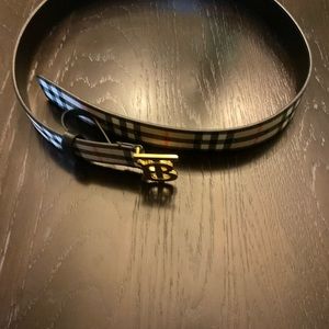 Authentic Burberry Belt. Size M.